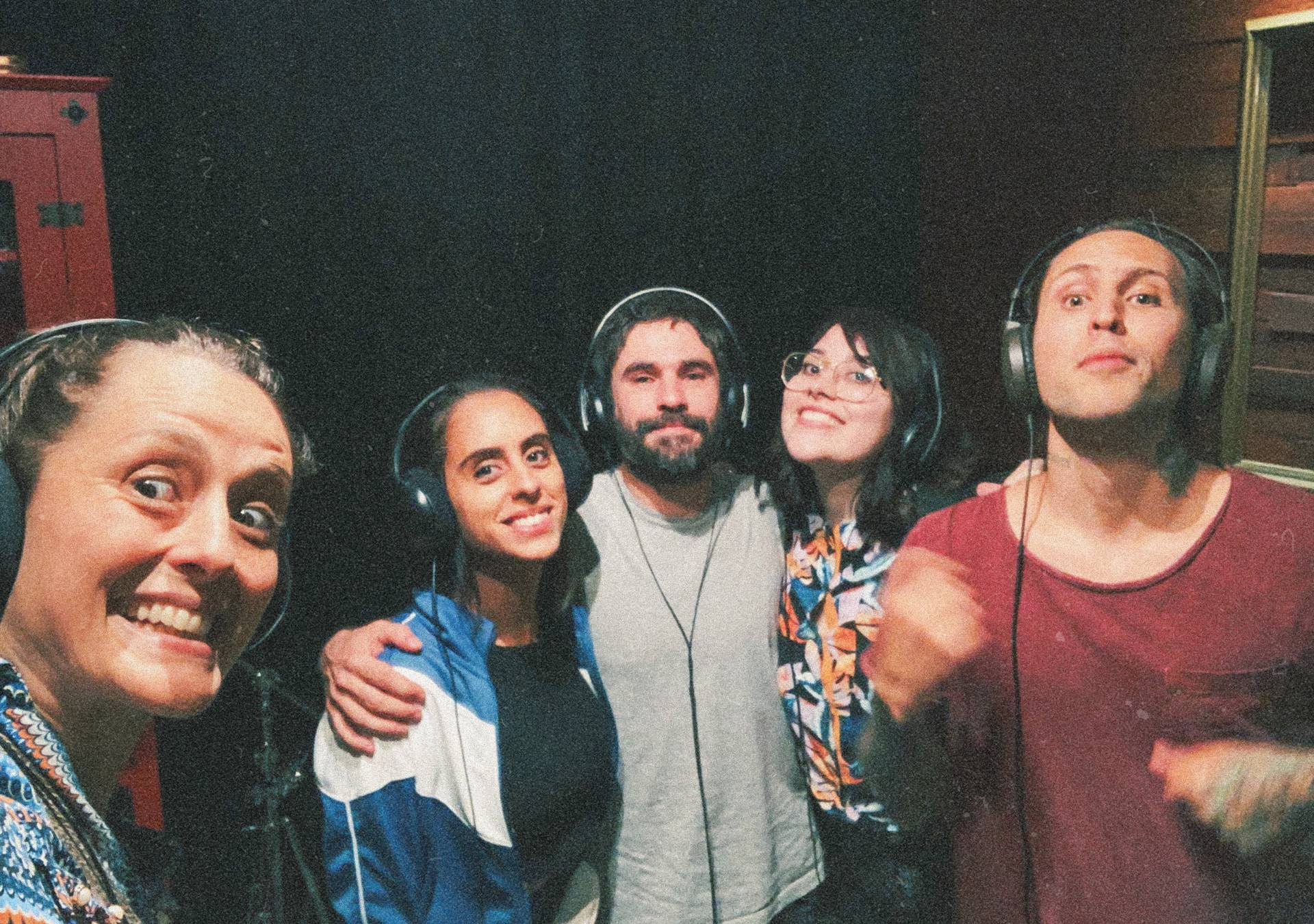 Pre-production photo of Coração de Neon 25