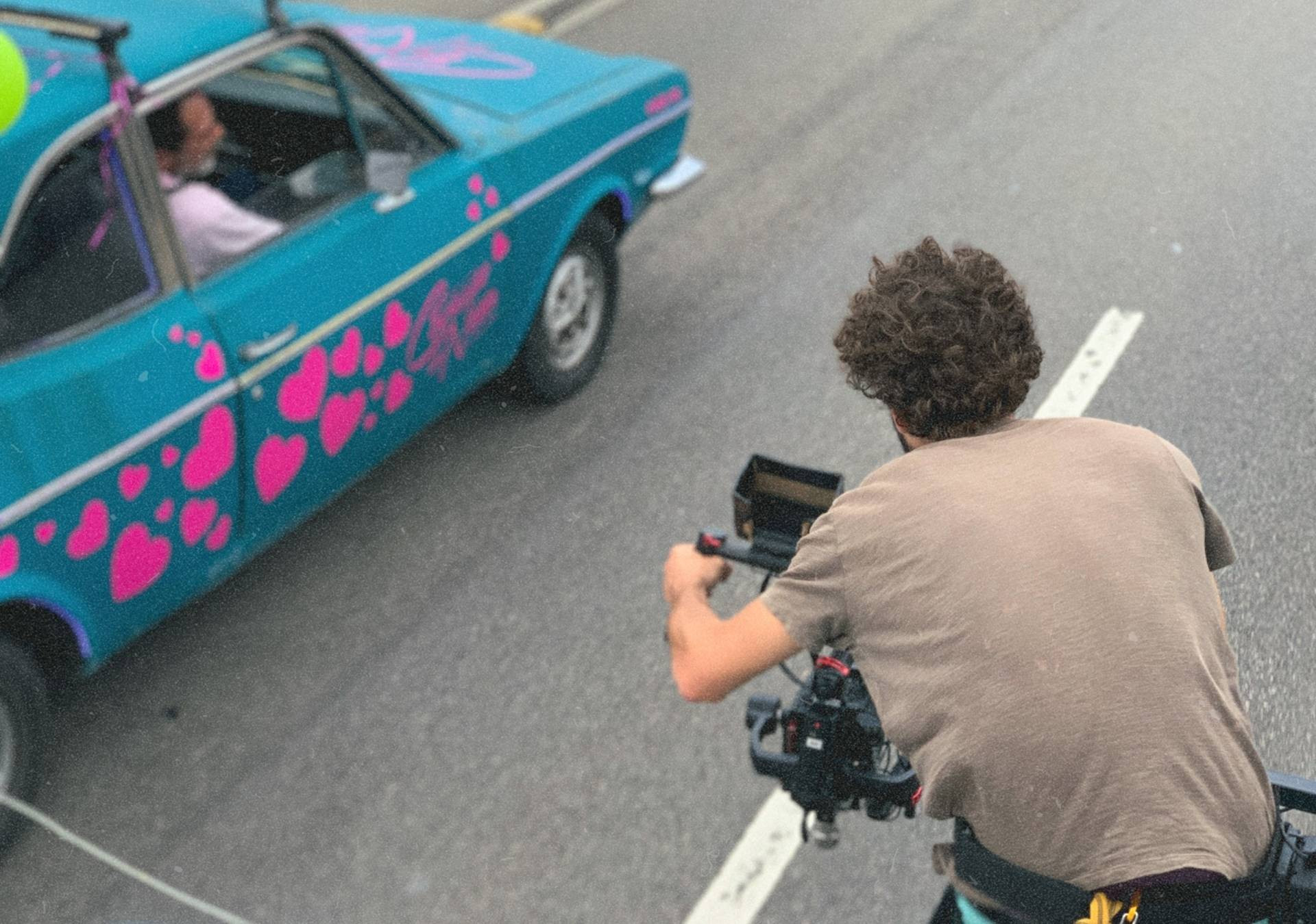 Production photo of Coração de Neon 6