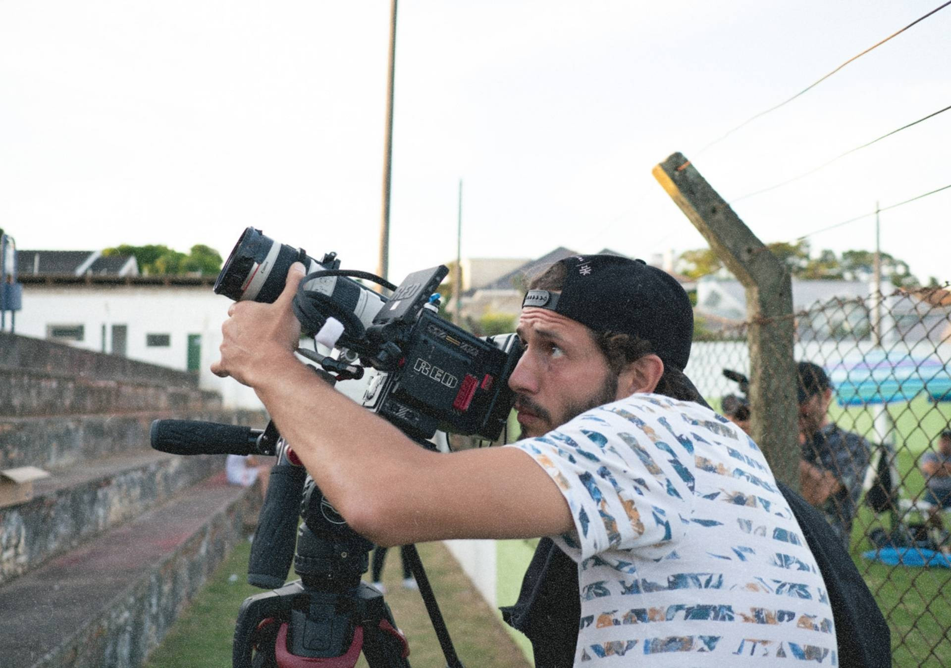 Production photo of Coração de Neon 10