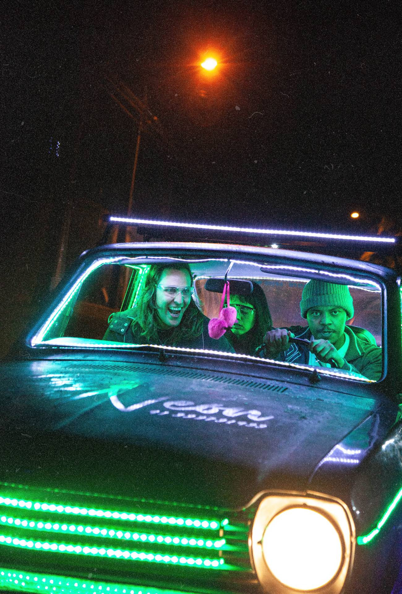 Scene from the film Coração de Neon 9