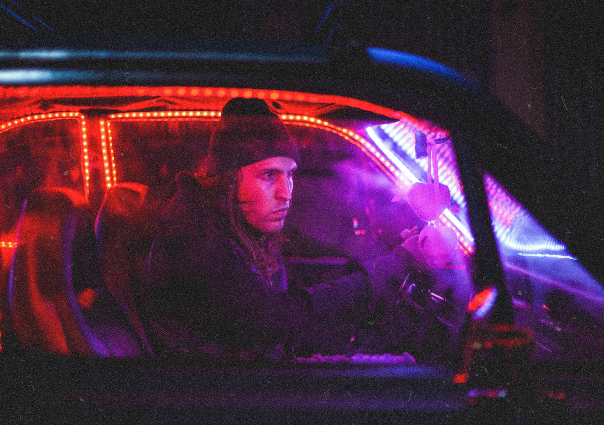 Scene from the film Coração de Neon 10