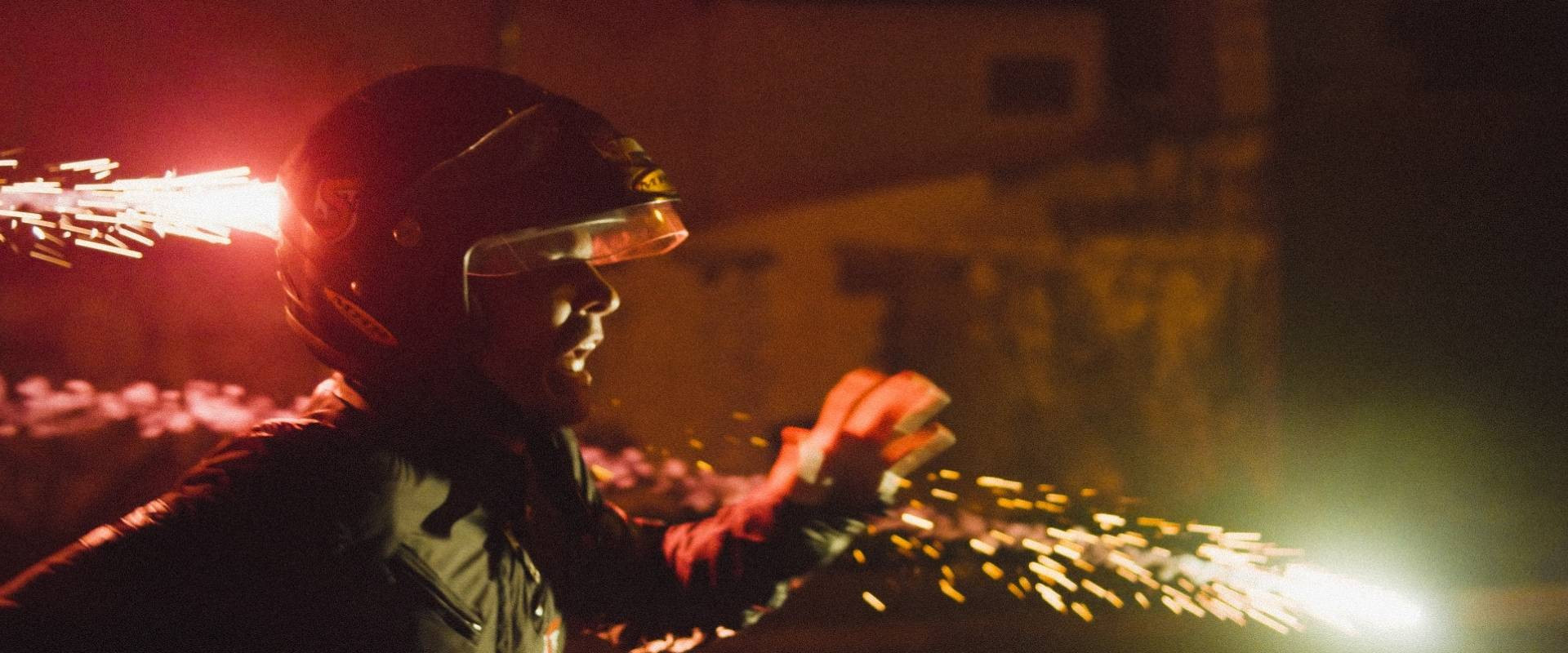 Scene from the film Coração de Neon 19