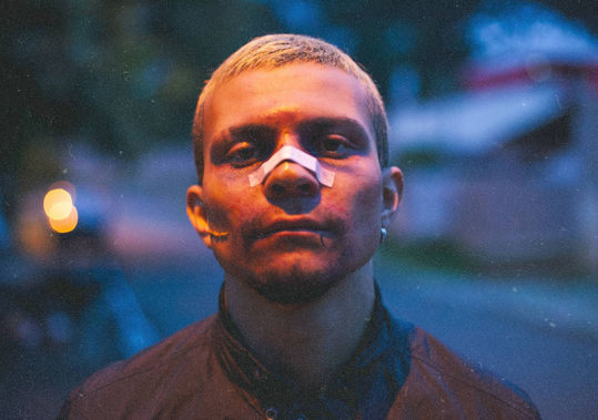 Scene from the film Coração de Neon 55