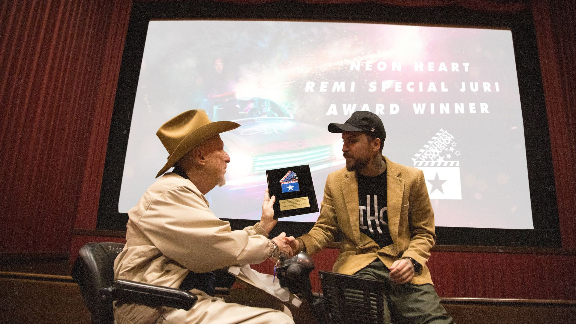WorldFest Houston - Troféu REMI - Coração de Neon