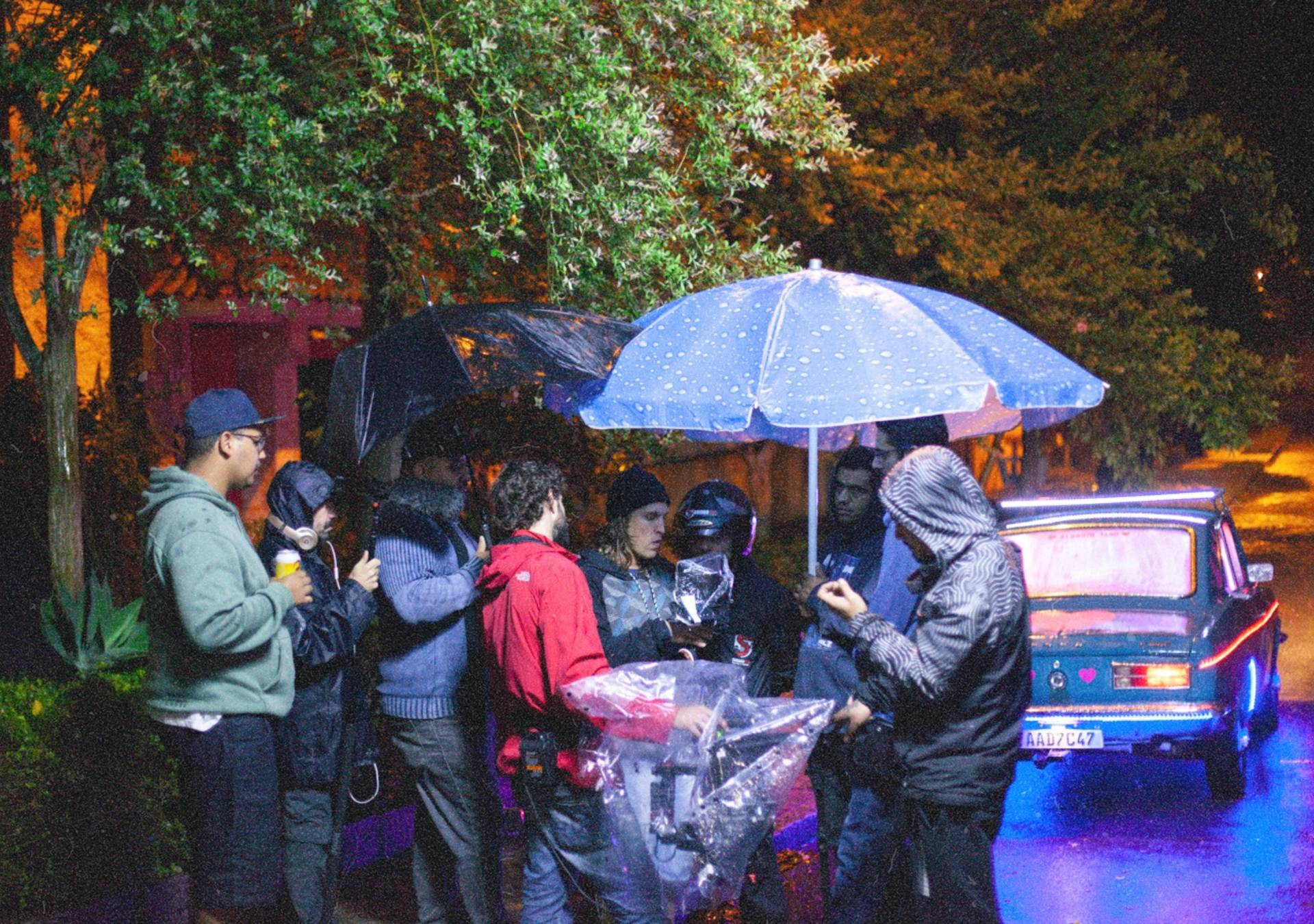 Production photo of Coração de Neon 17