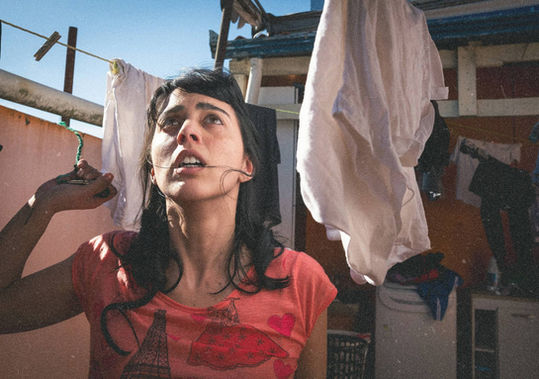 Cena do filme Coração de Neon 64