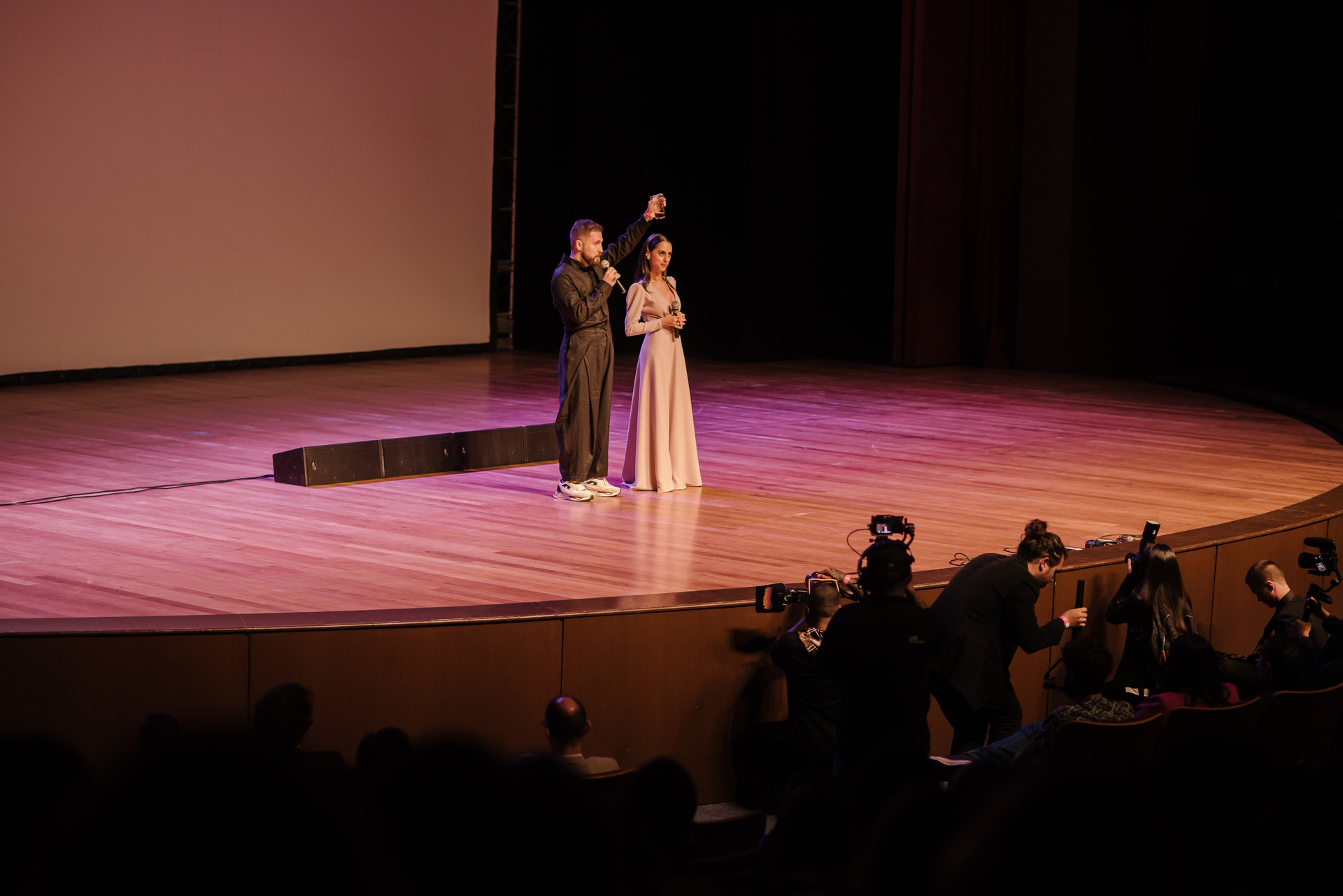 Palco do Teatro Positivo - Pré-estreia Coração de Neon