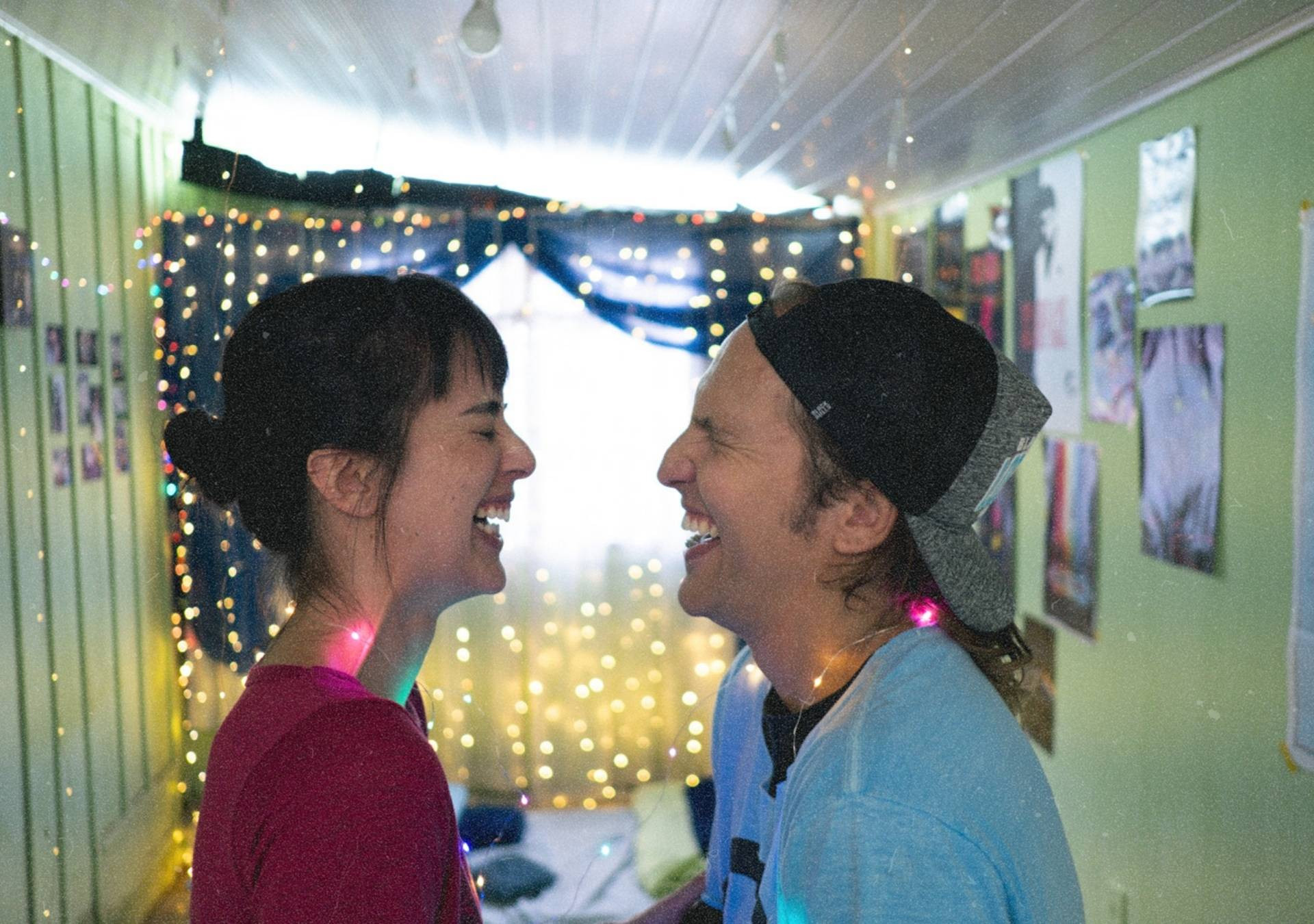 Production photo of Coração de Neon 13