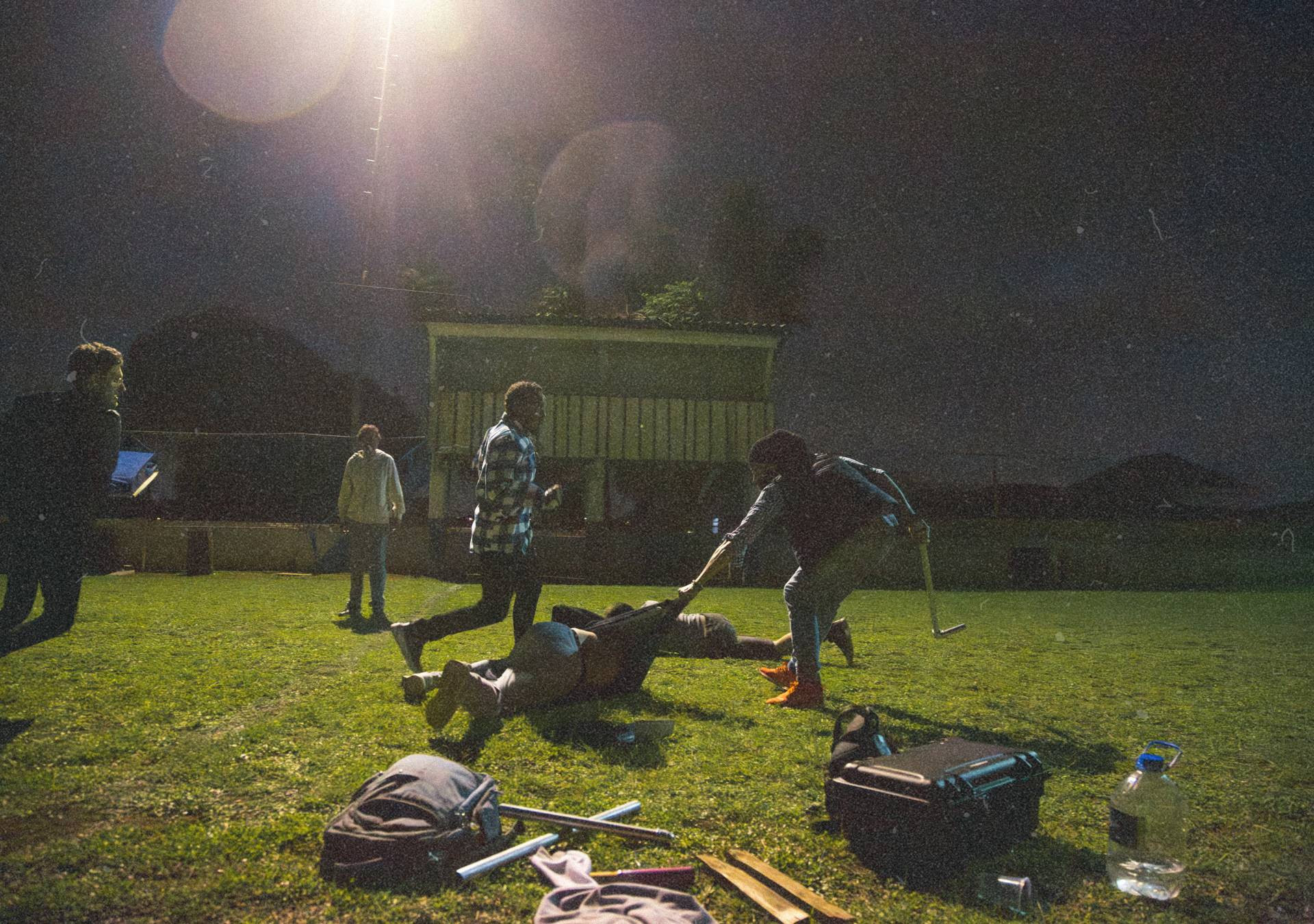 Pre-production photo of Coração de Neon 13