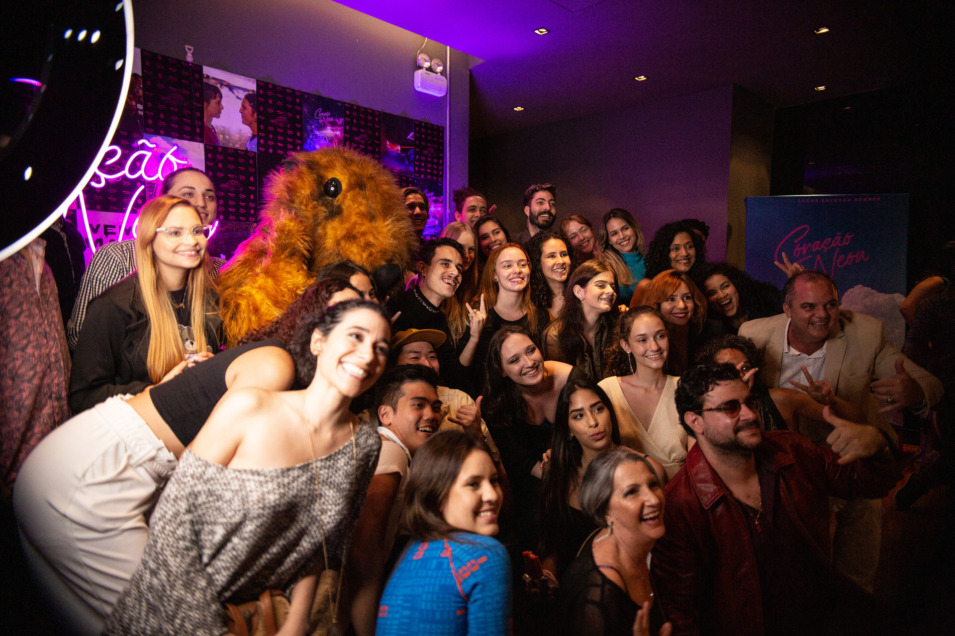 Equipo y elenco en el preestreno São Paulo