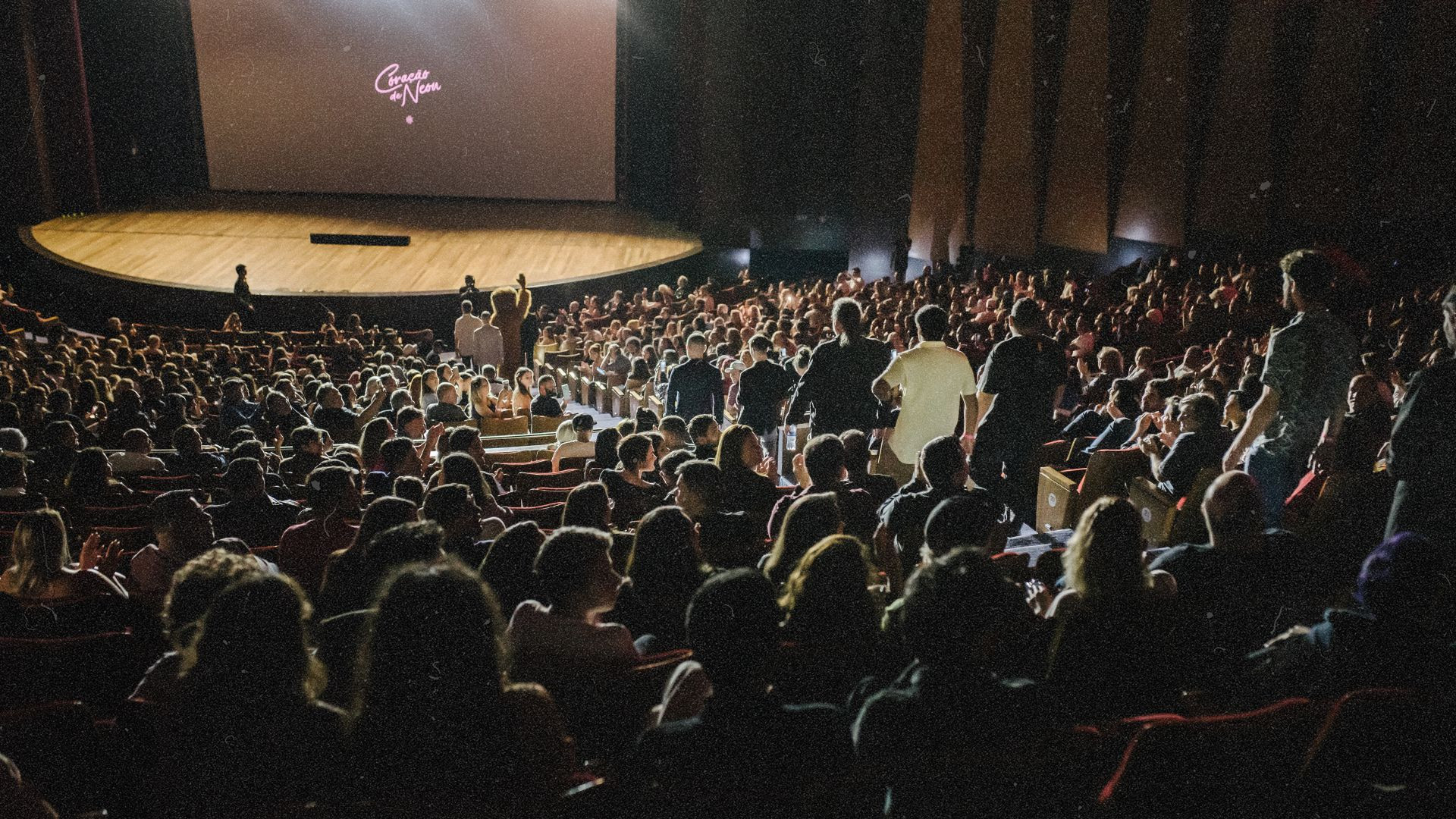 Estreno en salas de cine - Coração de Neon