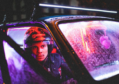 Escena de la película Coração de Neon 29